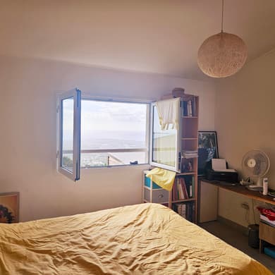 Chambre indépendante avec vue imprenable mer et montagne