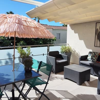 Maison bord de mer avec parking et petit jardin