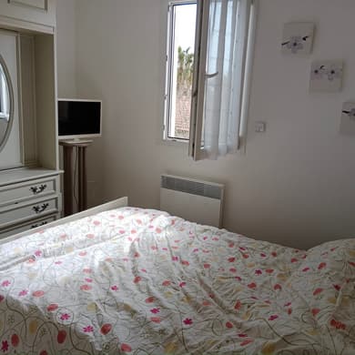 Maison bord de mer avec parking et petit jardin