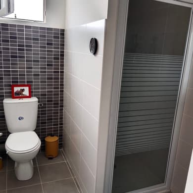 Maison bord de mer avec parking et petit jardin