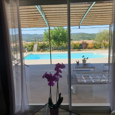 Villa avec piscine chauffée (vallée de la Cèze)